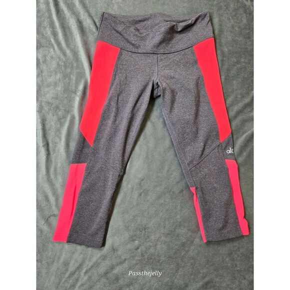 Alo Yoga Pants Womens Illusion‎ 2 Capri Grey Workout Gym Casual Colorblock - Picture 1 of 8